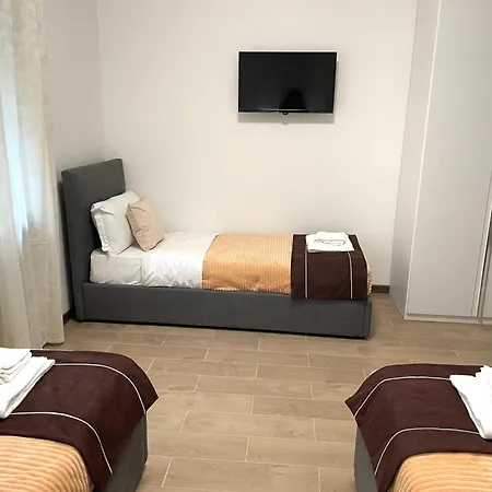 Fiera 招待所